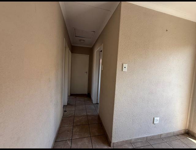 3 BEDROOM TOWNHOUSE FOR SALE IN WATERKLOOF HILL ESTATE